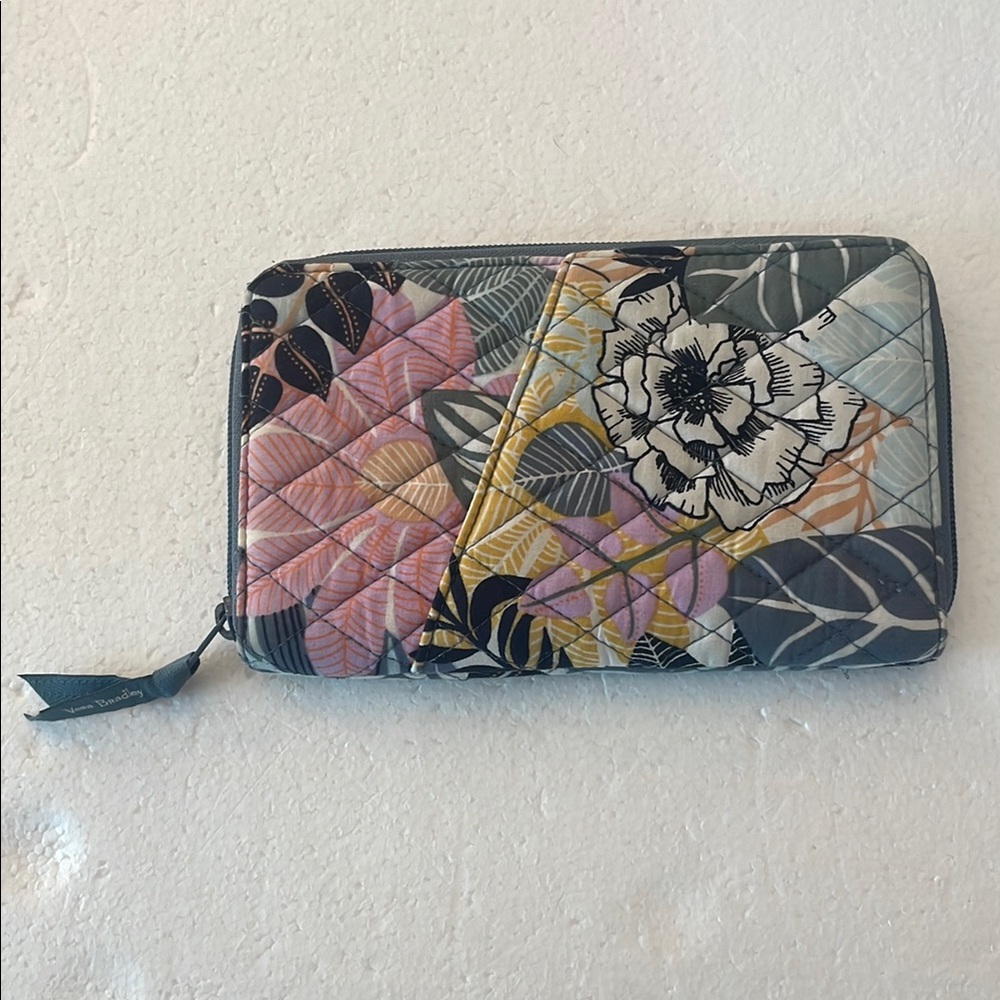 Vera Bradley palm Floral family travel RFID protection Wallet quilted cotton zip